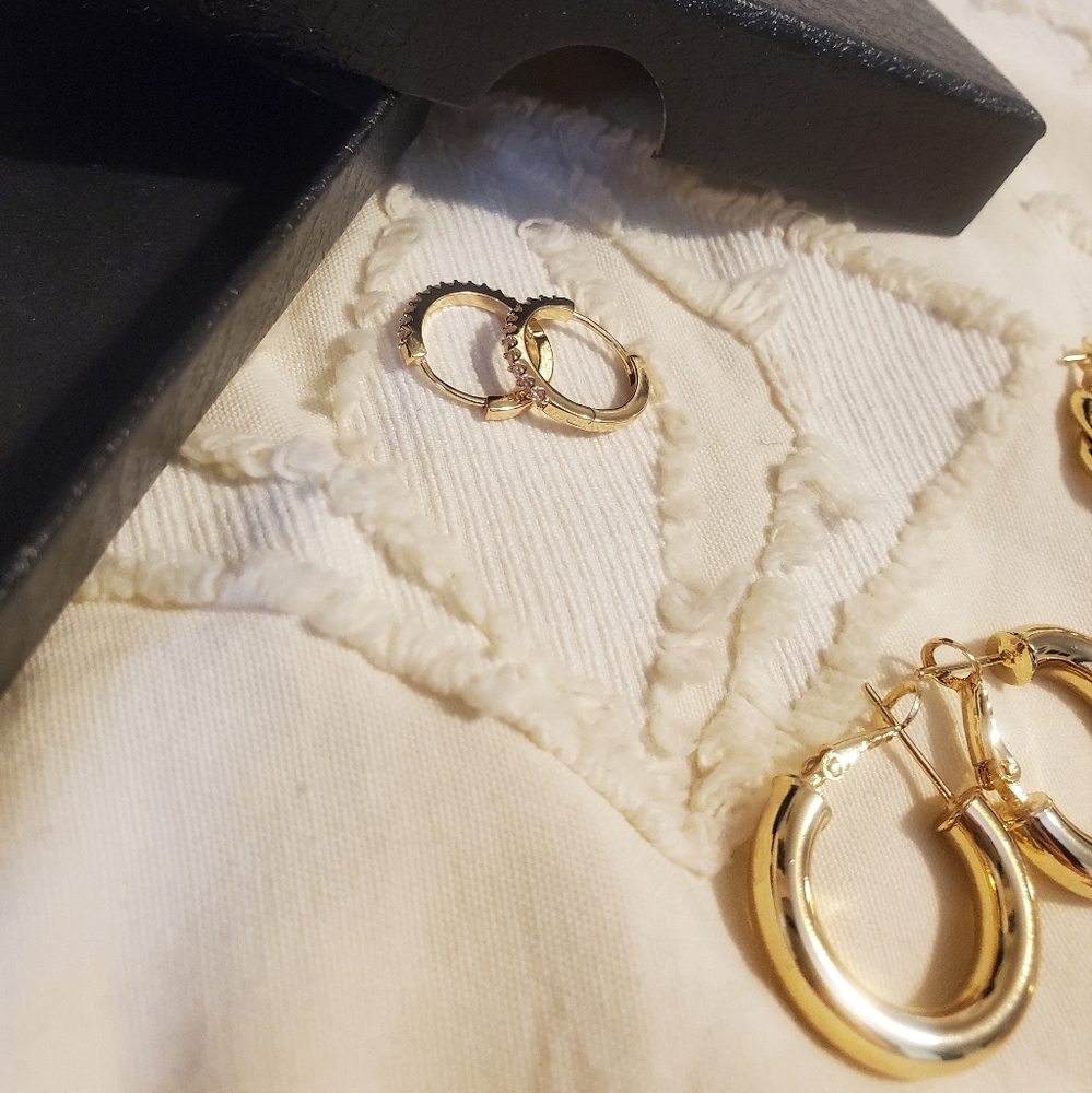 Gold Tone Hoop Earrings Set - Picture 5 of 9
